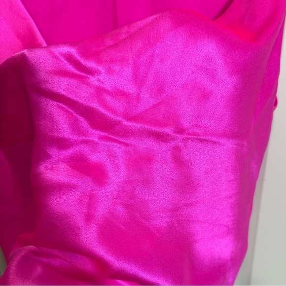 Versace Medusa cowl neck pink silk top with gold hardware - Picture 5 of 15